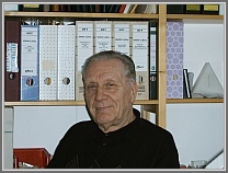 Antonio Guarnieri.  Picture taken in 2007 in his laboratory relocated to the Technical Faculty of the of Kiel University.